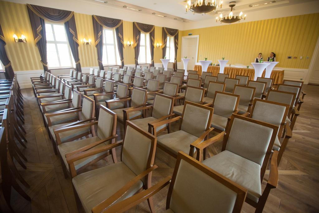 Erzsebet Nagy Szalloda Paks Bagian luar foto